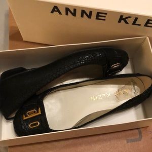 Black flats, 9.5 Anne Klein